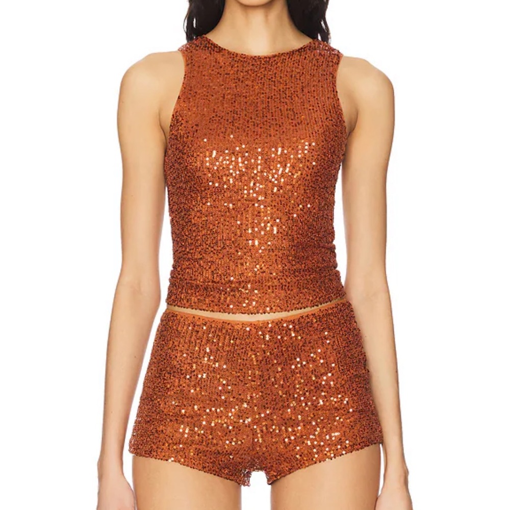 Super down Maja set in Rust (top and shorts sold together)